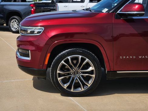 Used 2022 Jeep Grand Wagoneer Series III AWD/4WD image 8