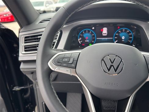 New 2026 Volkswagen Atlas Cross Sport SE image 12