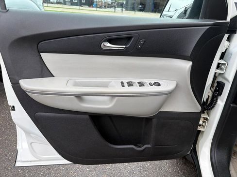 Used 2010 GMC Acadia SL AWD/4WD image 8