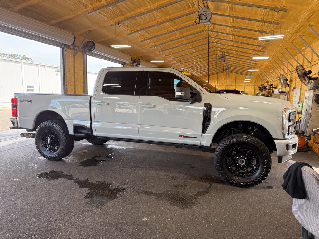 Used 2025 Ford F250 Lariat w/ Lariat Ultimate Package AWD/4WD image 1