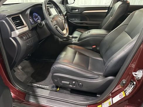 Used 2019 Toyota Highlander XLE image 9