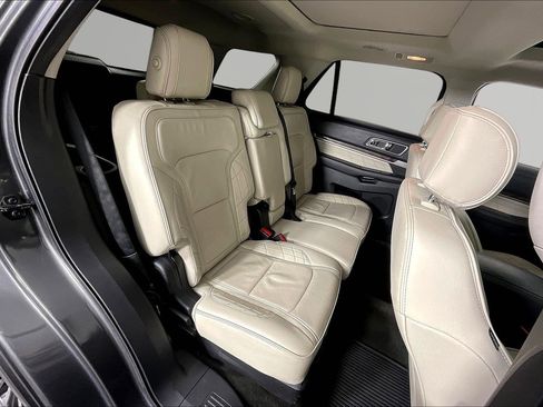 Used 2016 Ford Explorer Platinum AWD/4WD image 25