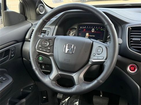 Used 2024 Honda Passport TrailSport image 12