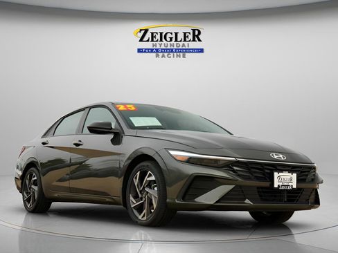 Certified 2025 Hyundai Elantra SEL FWD image 1