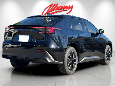 New 2026 Subaru Solterra Premium image 4