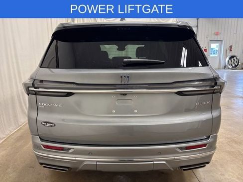 Used 2025 Buick Enclave Avenir w/ Super Cruise Package image 6