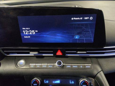Used 2024 Hyundai Elantra SEL FWD image 25