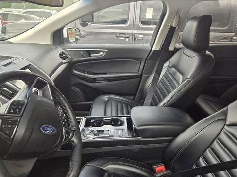 Used 2020 Ford Edge SEL w/ Convenience Package image 2
