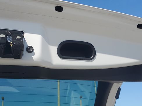 Used 2025 Toyota Prius FWD image 10