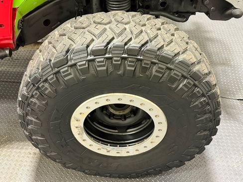 Used 2015 Jeep Wrangler Unlimited Rubicon w/ Connectivity Group AWD/4WD image 17