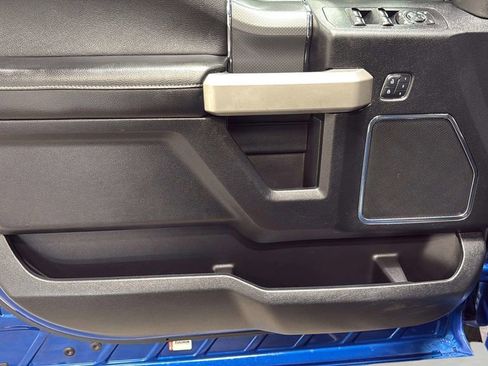 Used 2017 Ford F150 Lariat w/ Equipment Group 502A Luxury AWD/4WD image 18