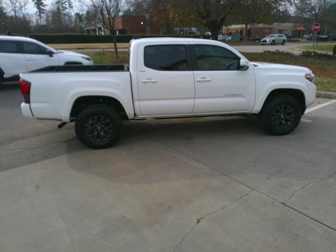Used 2023 Toyota Tacoma SR5 image 14