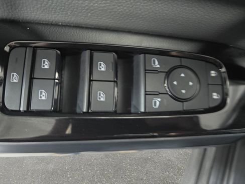 New 2026 Nissan Pathfinder SL image 27