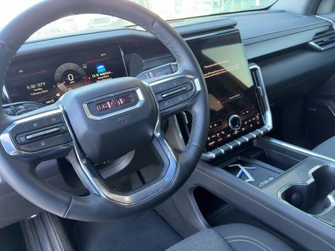 Used 2025 GMC Acadia Elevation image 19