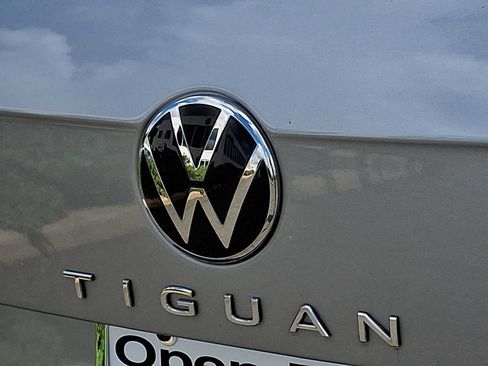 Certified 2024 Volkswagen Tiguan SE AWD/4WD image 28