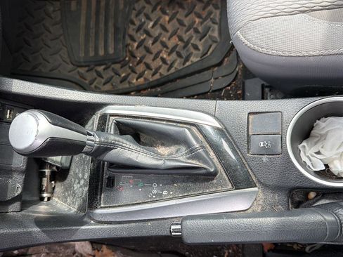 Used 2019 Toyota Corolla LE image 5