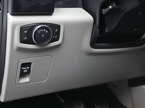 Used 2017 Ford F150 XL w/ Equipment Group 101A Mid RWD image 23