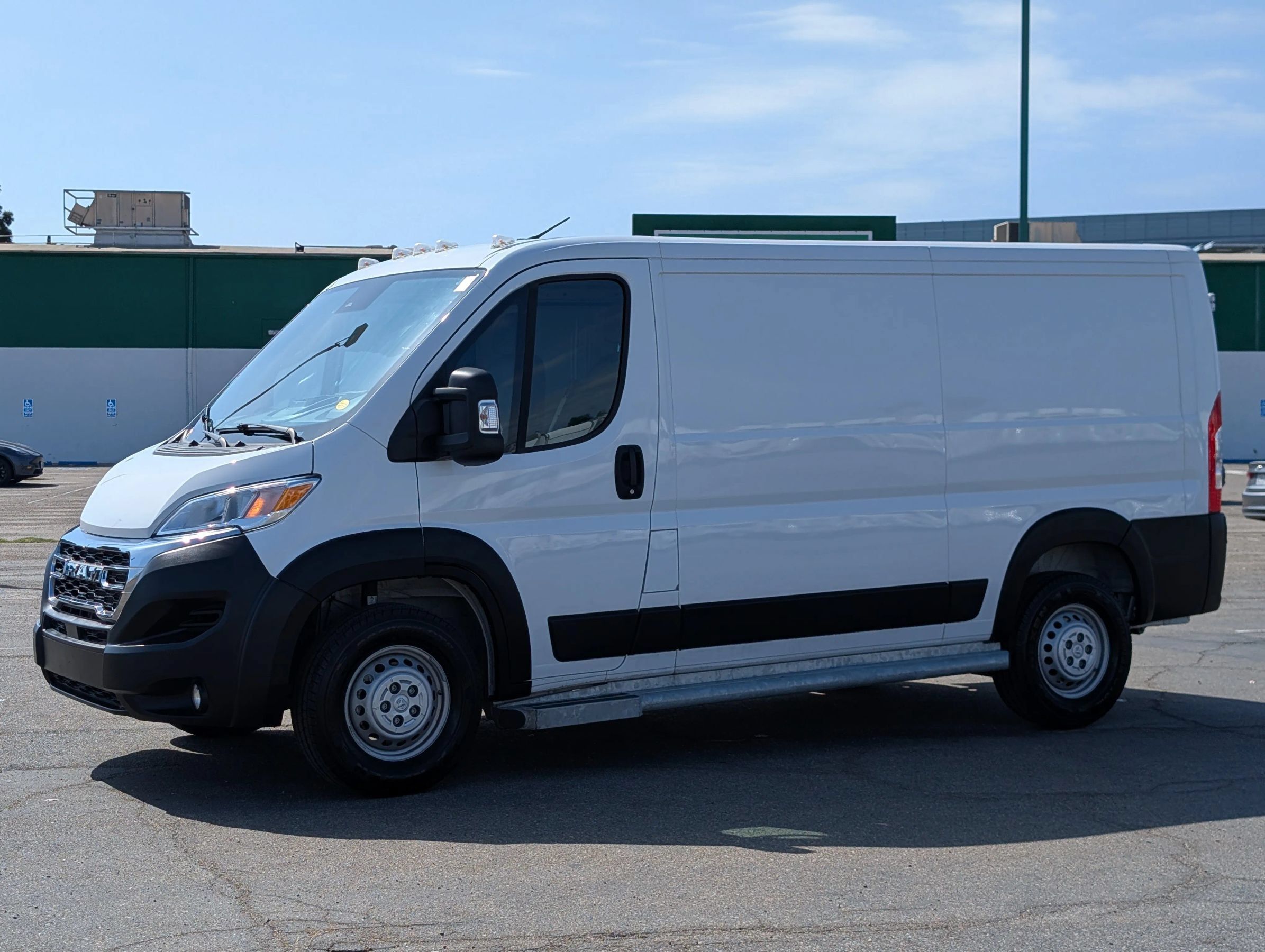 Used 2025 RAM ProMaster 2500 w/ U-Haul Equipment Group FWD image 3