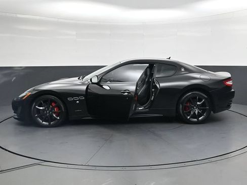 Used 2013 Maserati GranTurismo Sport RWD image 40