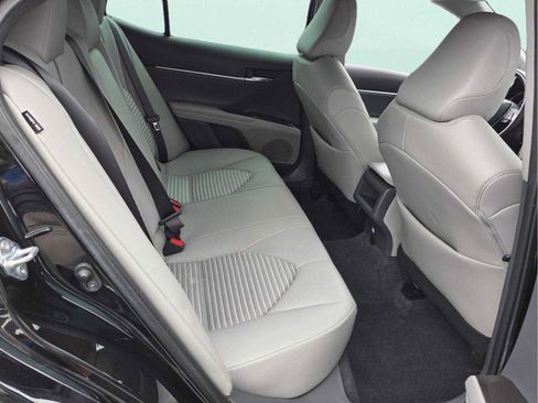 Used 2023 Toyota Camry SE FWD image 15