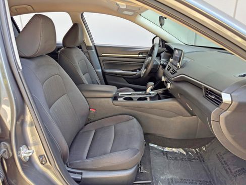 Used 2021 Nissan Altima 2.5 SV FWD image 14