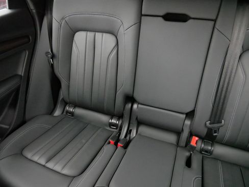 Used 2022 Audi Q5 2.0T Premium Plus image 12