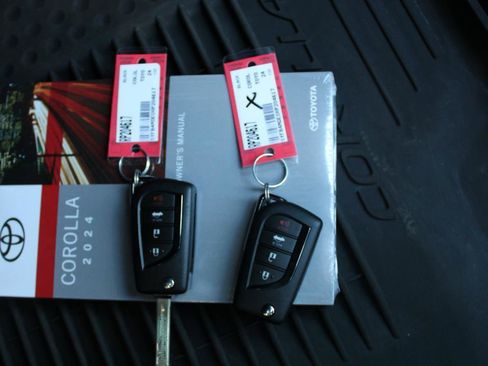 Used 2024 Toyota Corolla LE image 26