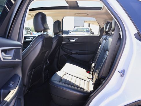 Used 2024 Ford Edge SEL w/ Convenience Package image 16