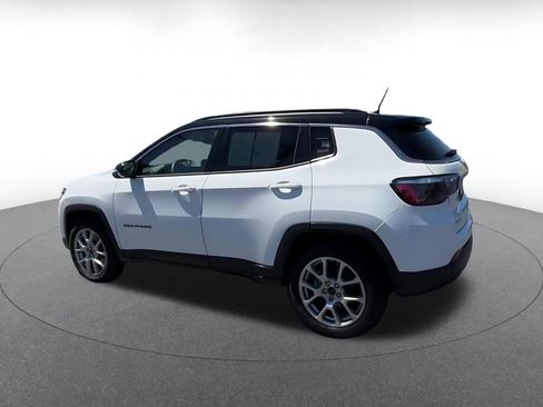 Used 2025 Jeep Compass Limited AWD/4WD image 10