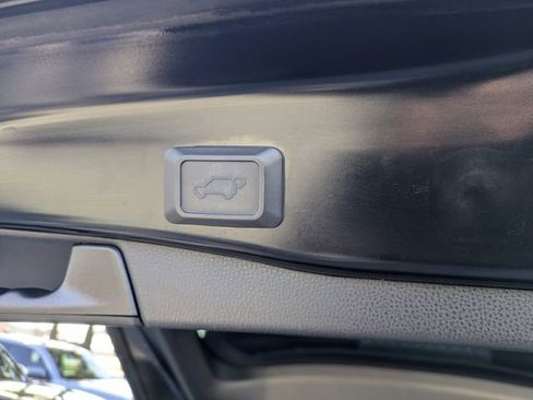 Used 2021 Toyota RAV4 XLE Premium image 30