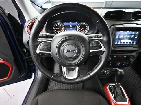 Used 2020 Jeep Renegade Trailhawk w/ Cold Weather Group AWD/4WD image 26