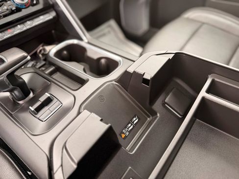 Used 2022 GMC Sierra 1500 Denali w/ Denali Reserve Package image 21