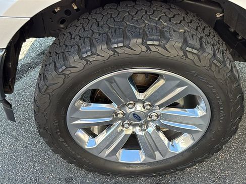 Used 2019 Ford F150 XLT w/ Equipment Group 302A Luxury AWD/4WD image 34