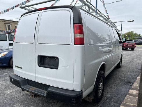 Used 2011 Chevrolet Express 2500 Extended RWD image 4