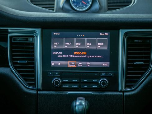 Used 2018 Porsche Macan Sport Edition image 22