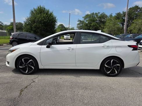 Used 2024 Nissan Versa SR FWD image 4