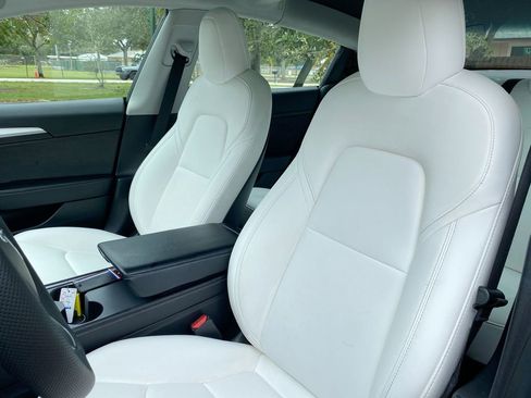 Used 2021 Tesla Model 3 Standard Range Plus image 32