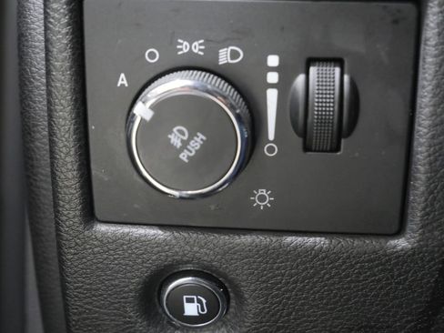 Used 2020 Jeep Grand Cherokee Altitude image 15