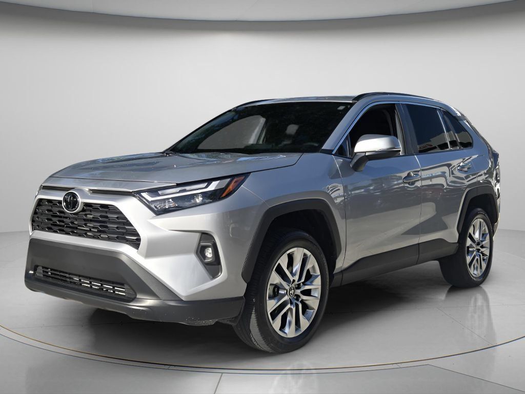 Used 2025 Toyota RAV4 XLE Premium FWD image 8