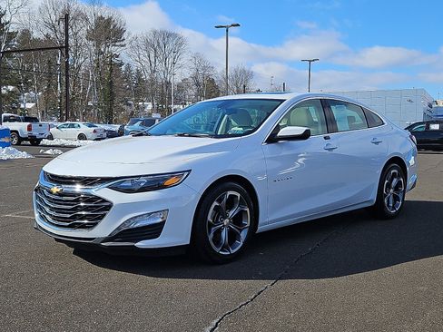 Used 2020 Chevrolet Malibu LT w/ Leather Package image 3