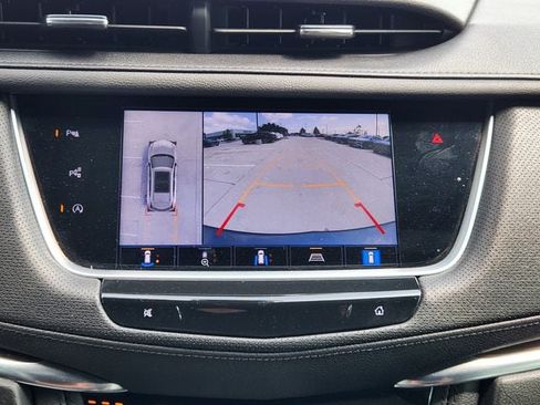 Used 2022 Cadillac XT5 Premium Luxury w/ Technology Package FWD image 12