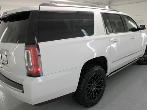 Used 2020 GMC Yukon XL Denali w/ Denali Ultimate Package image 32