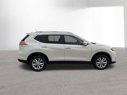 Used 2016 Nissan Rogue SV AWD/4WD image 32