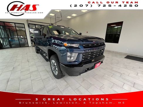 Used 2022 Chevrolet Silverado 2500 Custom w/ Custom Convenience Package AWD/4WD image 8