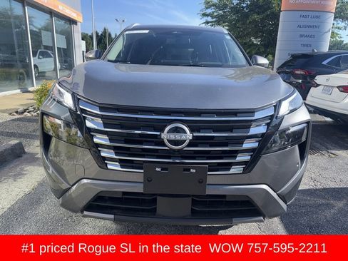 Used 2025 Nissan Rogue SL w/ SL Premium Package AWD/4WD image 2