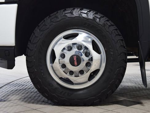 Used 2023 GMC Sierra 3500 Denali w/ Denali Ultimate Package image 23