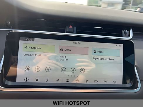 Used 2020 Land Rover Range Rover Evoque SE image 29