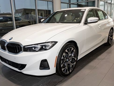 Used 2026 BMW 330i xDrive Sedan w/ Convenience Package AWD/4WD image 3