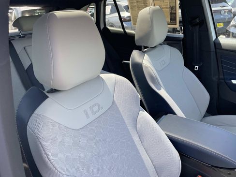 Certified 2025 Volkswagen ID.4 Pro S w/ ID.4 Black Package RWD image 29