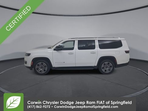 Certified 2024 Jeep Wagoneer L Series II w/ Flexible Seating Group image 9